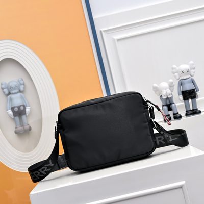 Burberry crossbody bag — 4