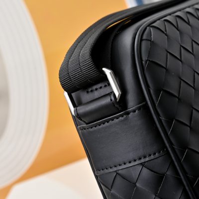 Bottega Veneta black leather Intrecciato bag — 5