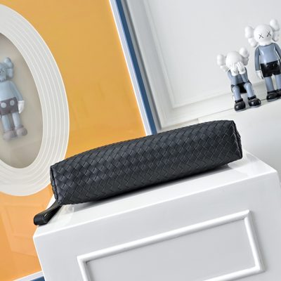 Bottega Veneta Intrecciato leather clutch bag — 4