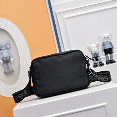 Burberry crossbody bag — 3