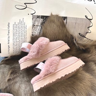 UGG Funkette Slippers — 8