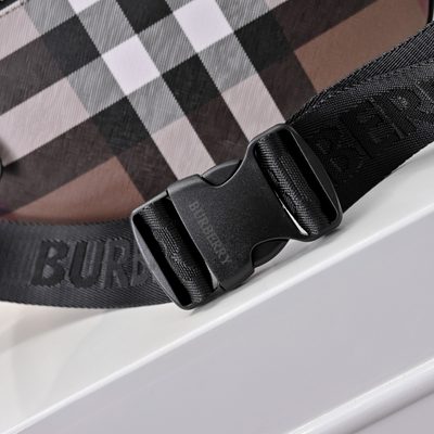 Burberry belt bag — 4