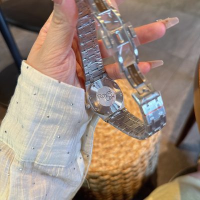 AP Watch — 4