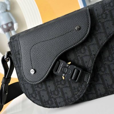 Dior Saddle Messenger Bag — 4
