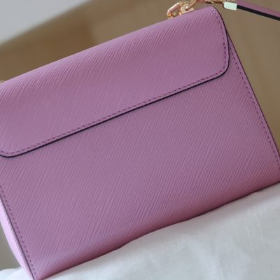 Louis Vuitton Bag — 6