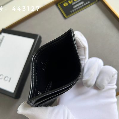 Gucci card holder — 9