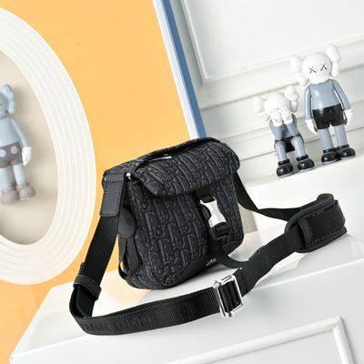 Dior Bicolor Oblique Explorer messenger bag — 3