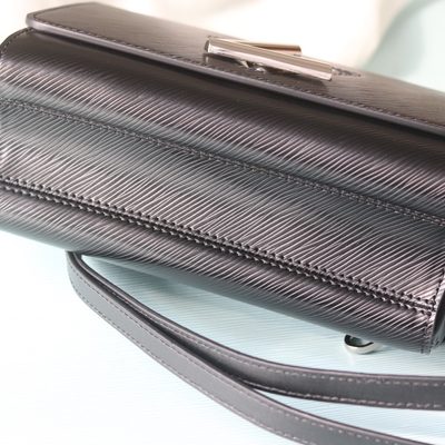 Louis Vuitton Bag — 8