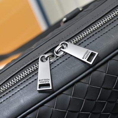 Bottega Veneta Intrecciato leather briefcase — 4