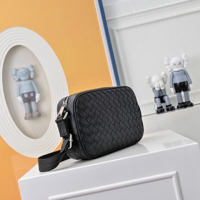 Bottega Veneta black leather Intrecciato bag — 3