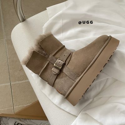 UGG platform ankle boot — 3