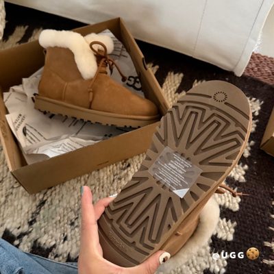 UGG ankle boots — 9