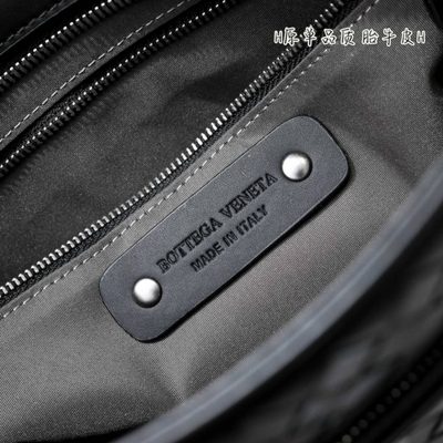 Bottega Veneta black messenger bag — 9