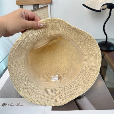 Prada bucket hat — 9