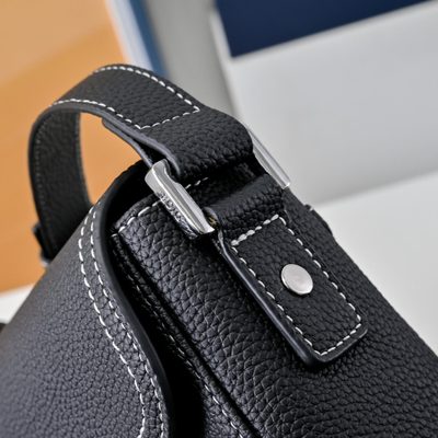 Dior Saddle Messenger Bag — 6