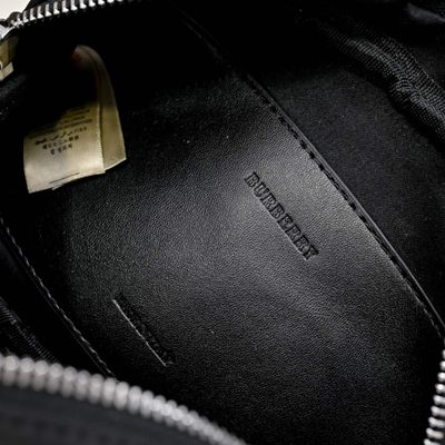 Burberry crossbody bag — 9