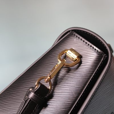 Louis Vuitton Bag — 6