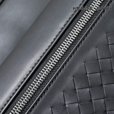 Bottega Veneta-style crossbody bag — 5