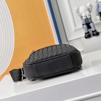 Bottega Veneta sling bag — 5