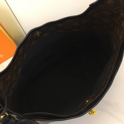 Louis Vuitton Bag — 9