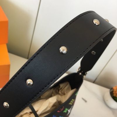 Louis Vuitton Bag — 7