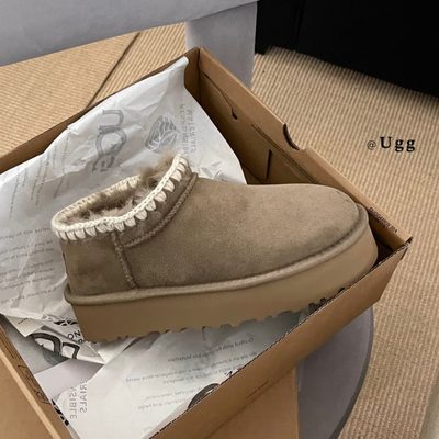 UGG platform boots — 4
