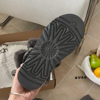 UGG Short Valerie Platform Boots — 7