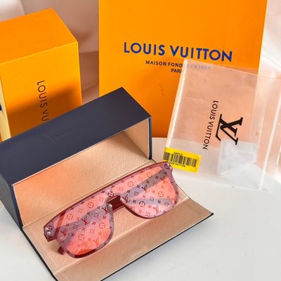 LV Sunglasses — 5