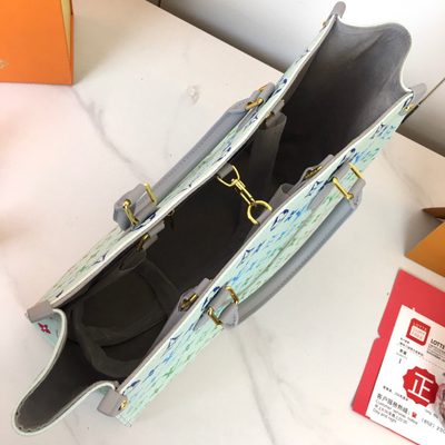 Louis Vuitton Bag — 7