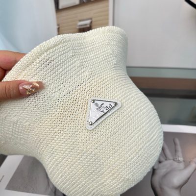 Prada bucket hat — 6