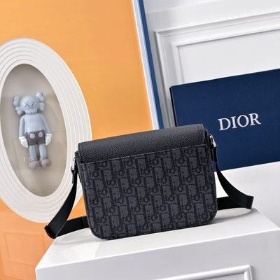 Dior Saddle Messenger Bag — 3