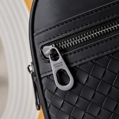 Bottega Veneta sling bag — 4