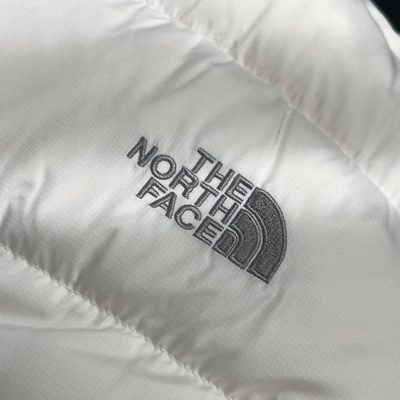 The North Face white cropped puffer jacket — 5