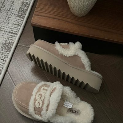 UGG tan suede platform slippers — 4