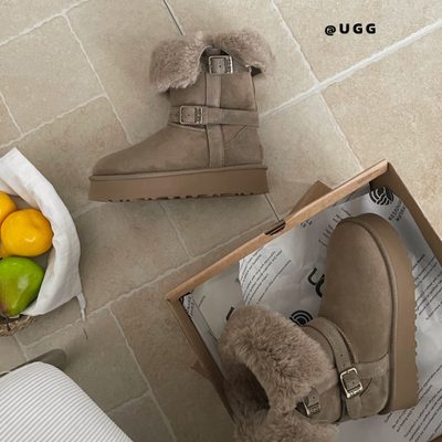 UGG Short Valerie Platform Boots — 9