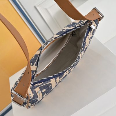 Dior handbag — 8