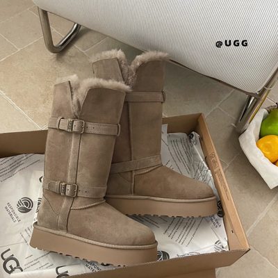 UGG Short Valerie Platform Boots — 7