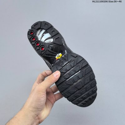 Nike Air Max Plus "Triple Black" trainers — 6
