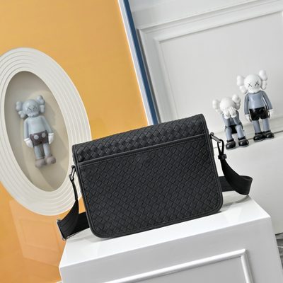 Bottega Veneta Veneto messenger bag — 3