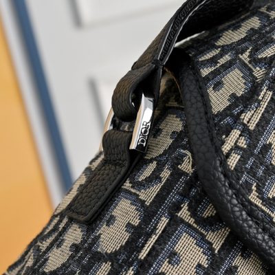 Dior Hit the Road messenger bag — 7