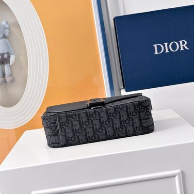 Dior Saddle Messenger Bag — 4