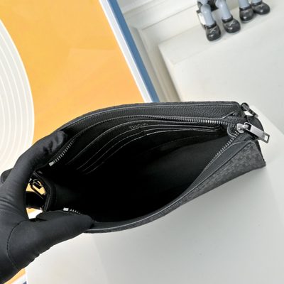 Dior pouch — 8