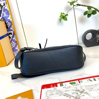 Louis Vuitton Bag — 7