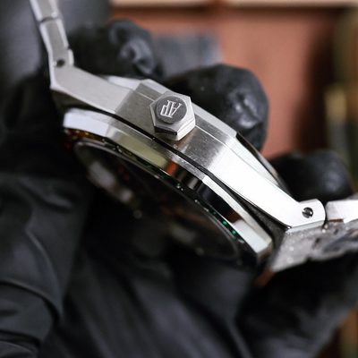 AP Watch — 4
