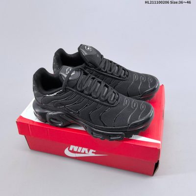 Nike Air Max Plus "Triple Black" trainers — 9
