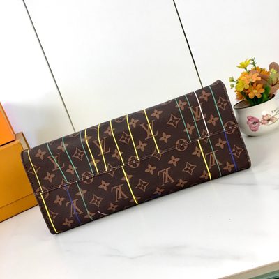 Louis Vuitton Bag — 6