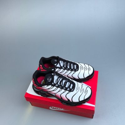 Nike Air Max Plus trainers — 8