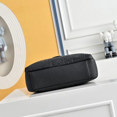Dior Rider Zipped Messenger Bag in black — 4