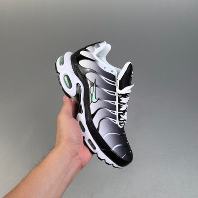 Nike Air Max Plus trainers — 3