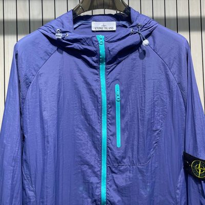 Stone Island — 4